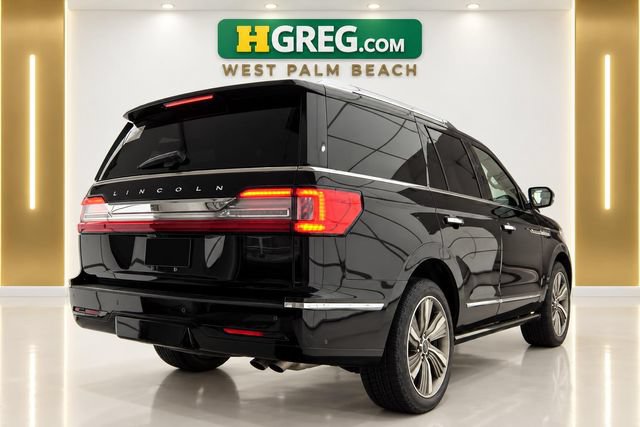 Used 2018 Lincoln Navigator Select w/ Technology Package RWD image 4