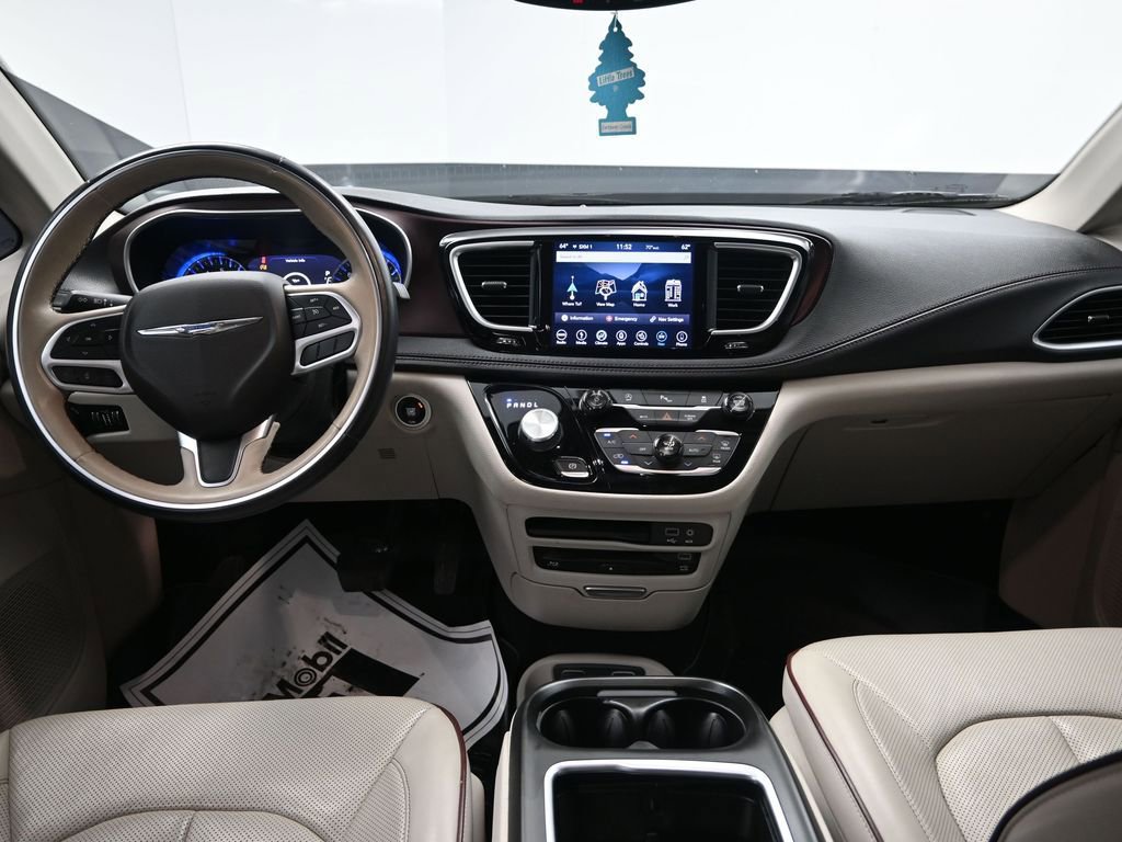 Used 2018 Chrysler Pacifica Limited image 31