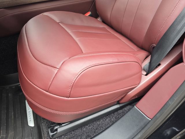 Used 2025 Land Rover Range Rover SE image 29