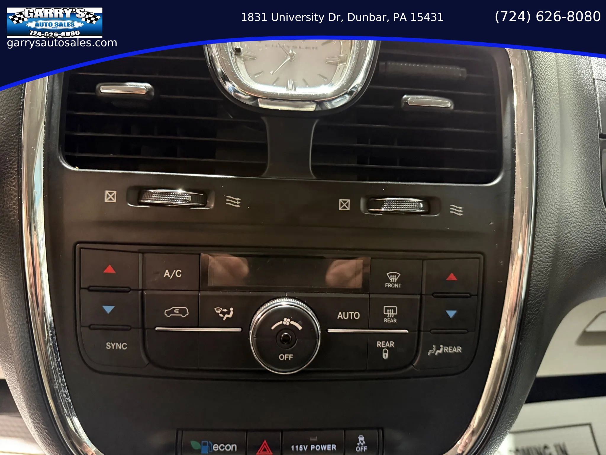Used 2014 Chrysler Town & Country Touring FWD image 20