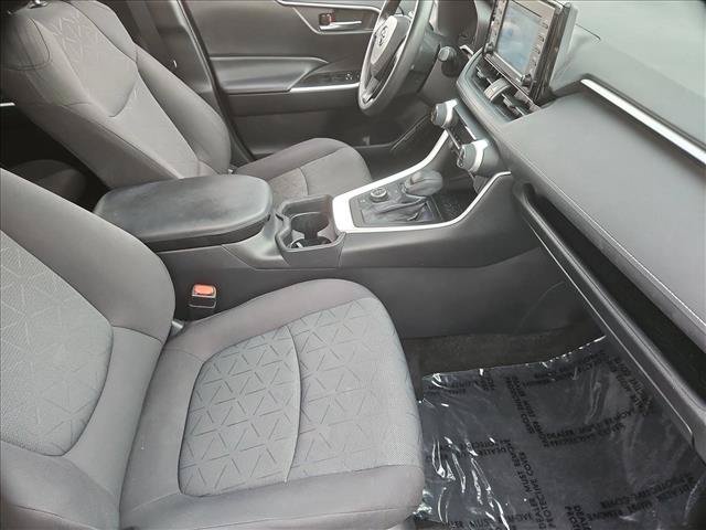 Used 2021 Toyota RAV4 XLE w/ Carpet Mat Package (TMS) AWD/4WD image 26