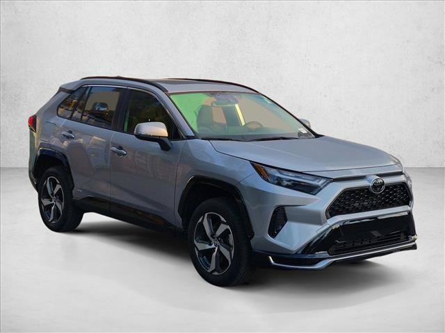 Used 2025 Toyota RAV4 SE w/ Weather & Moonroof Package AWD/4WD video 3