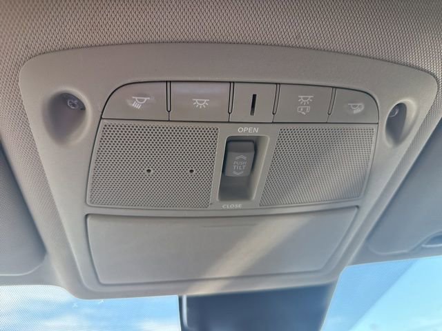 Used 2019 Nissan Rogue SV w/ Sun & Sound Touring Package AWD/4WD image 27