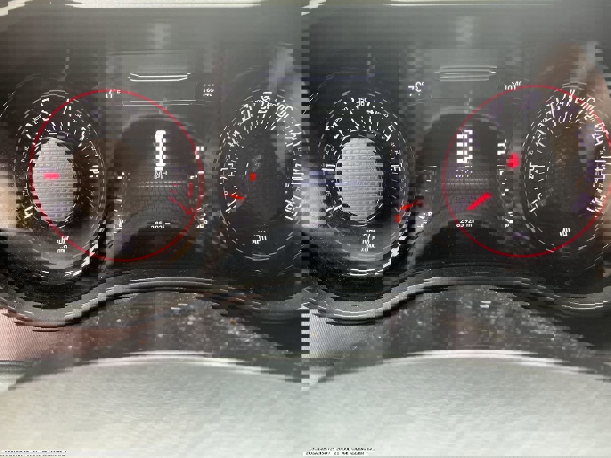 Used 2021 Dodge Challenger SXT w/ Blacktop Package image 8