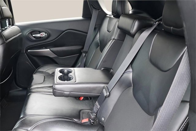 Used 2019 Jeep Cherokee Latitude Plus w/ Comfort/Convenience Group image 15