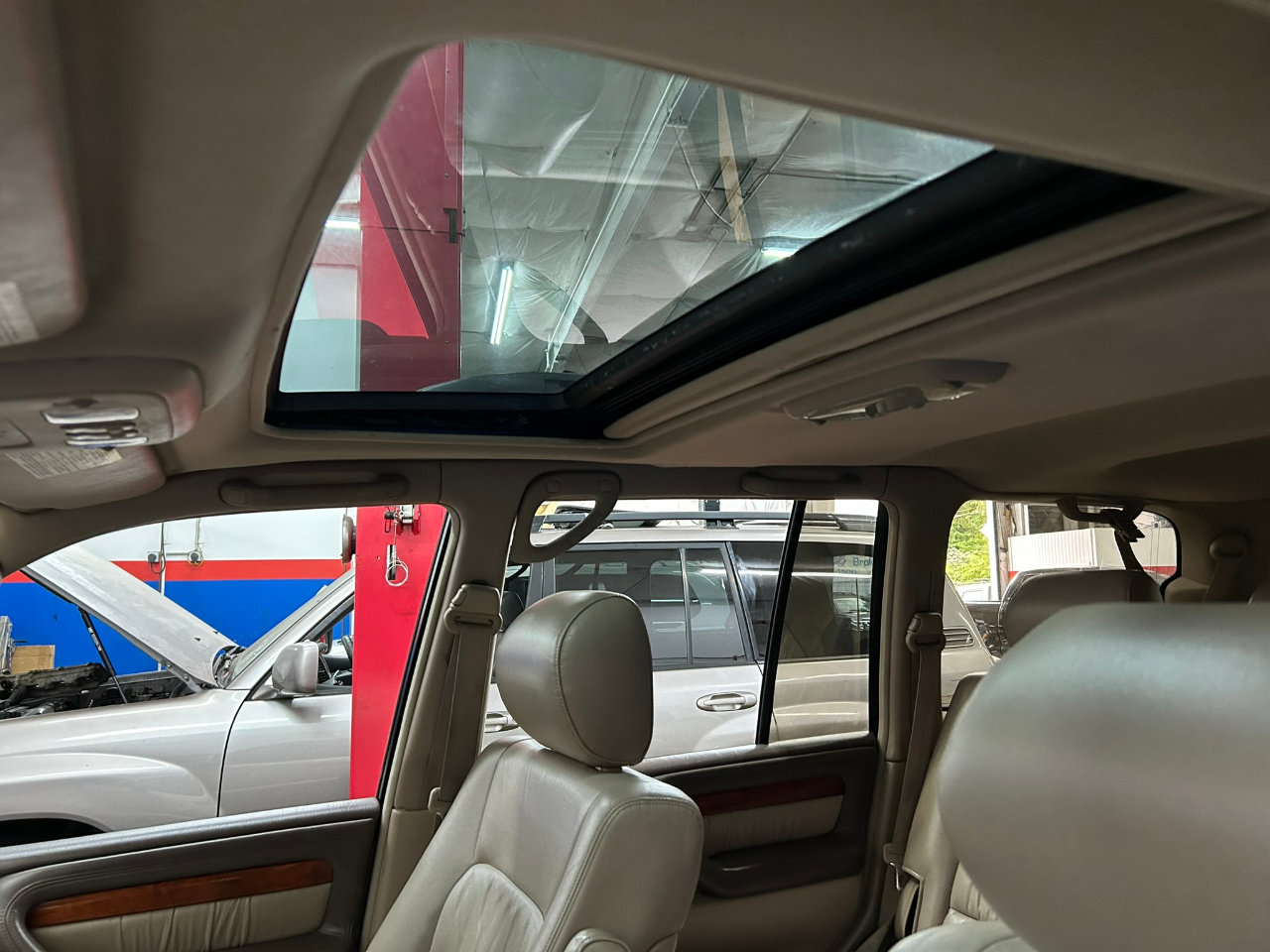 Used 1998 Lexus LX 470 4WD image 12