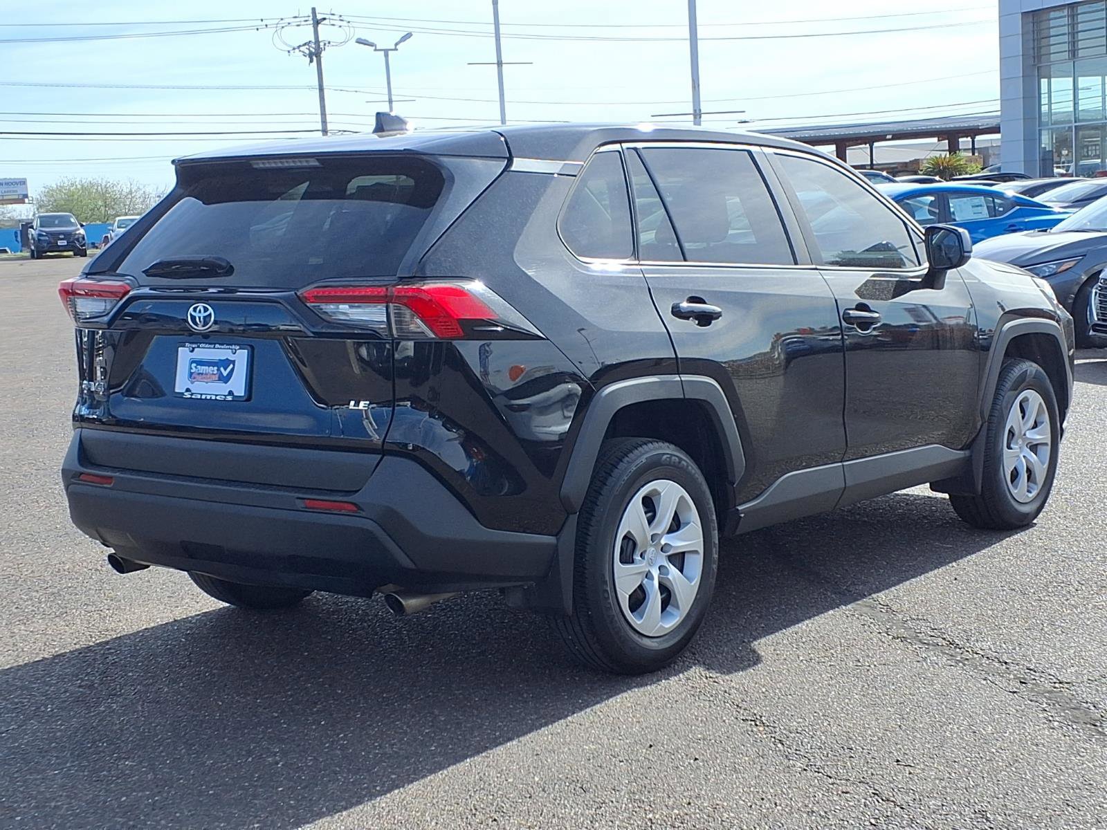 Used 2023 Toyota RAV4 LE image 7