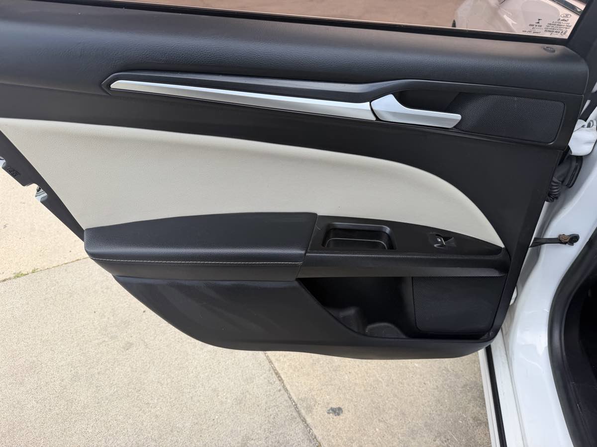 Used 2018 Ford Fusion Titanium AWD/4WD image 16