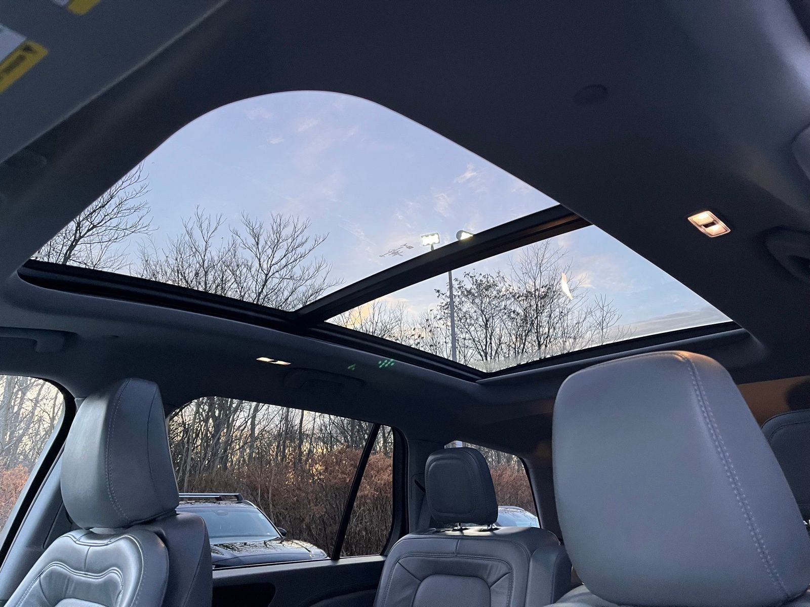 Used 2021 Lincoln Aviator Reserve w/ Equipment Group 201A image 27