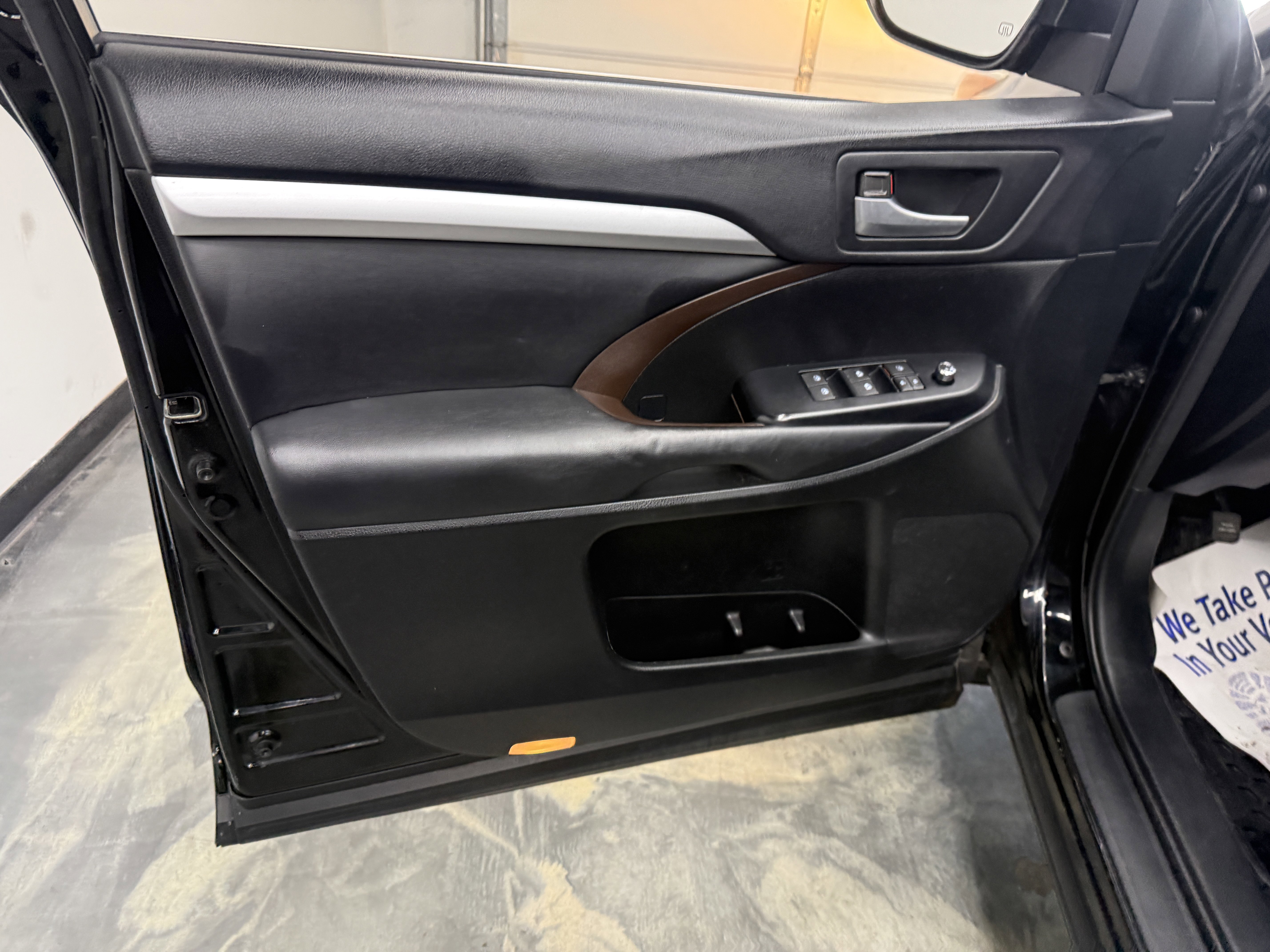 Used 2015 Toyota Highlander XLE AWD/4WD image 5