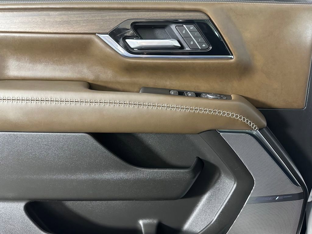 Used 2025 GMC Yukon Denali Ultimate image 23