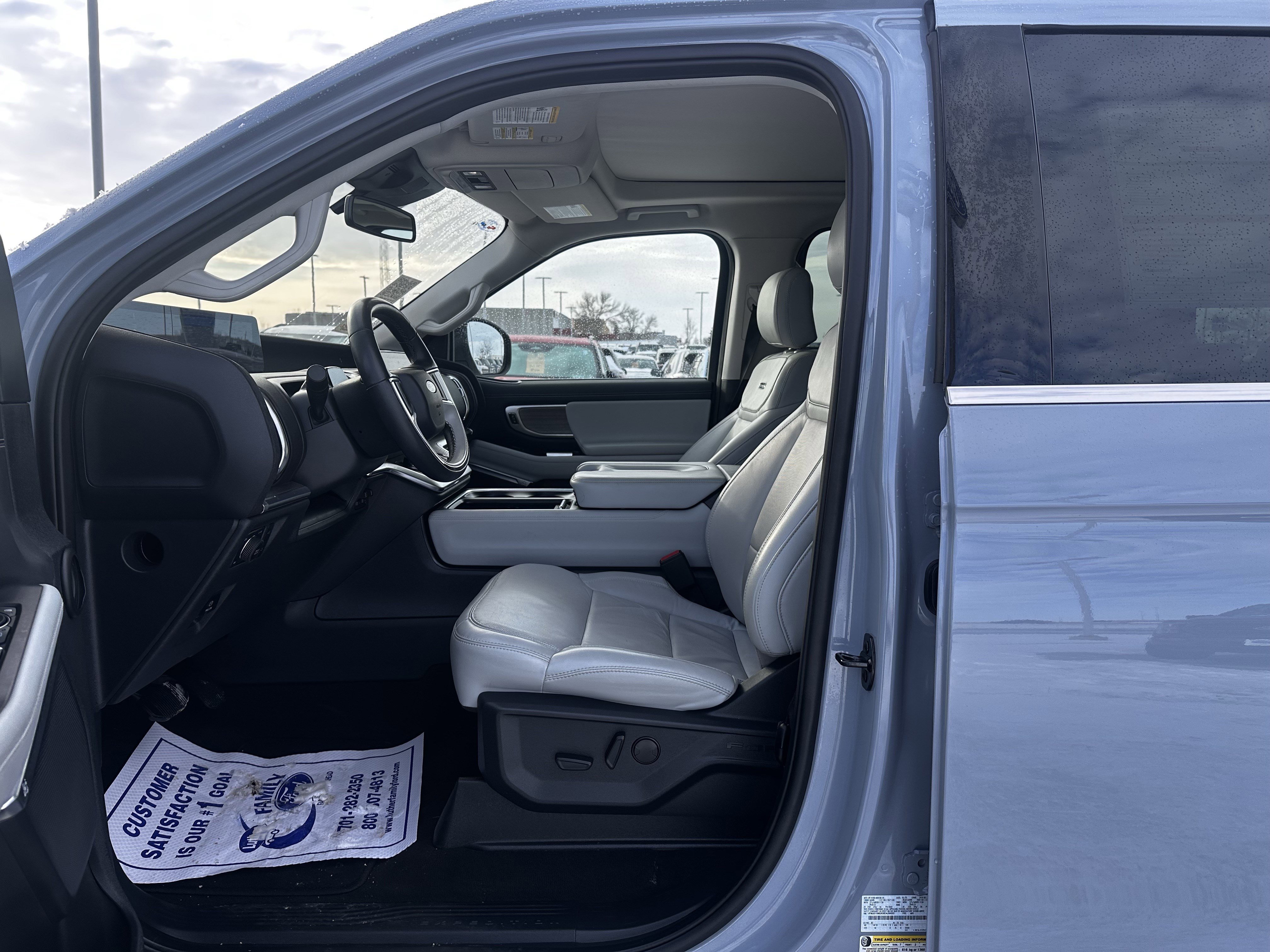 Certified 2025 Ford Expedition Platinum image 18