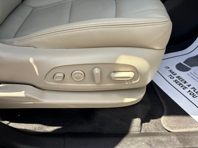 Used 2020 Buick Enclave Premium w/ Sun and Sites Package AWD/4WD image 11