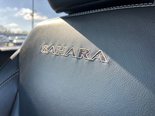 Used 2018 Jeep Wrangler Unlimited Sahara w/ Connectivity Group AWD/4WD image 27
