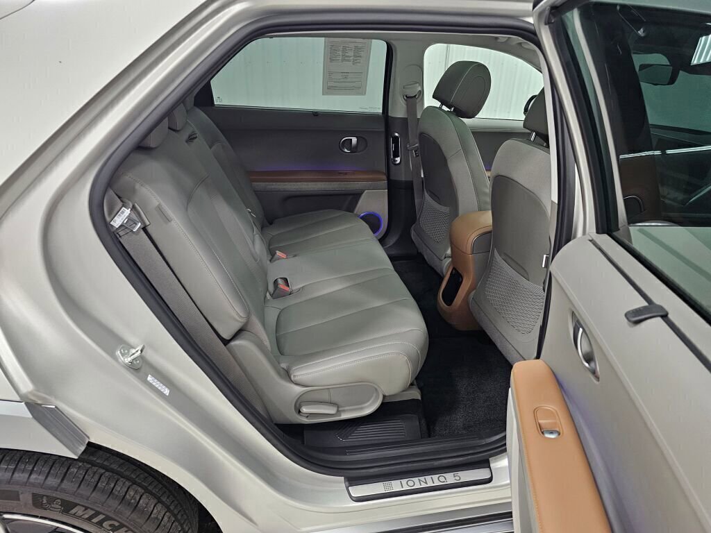 Used 2024 Hyundai Ioniq 5 Limited image 8
