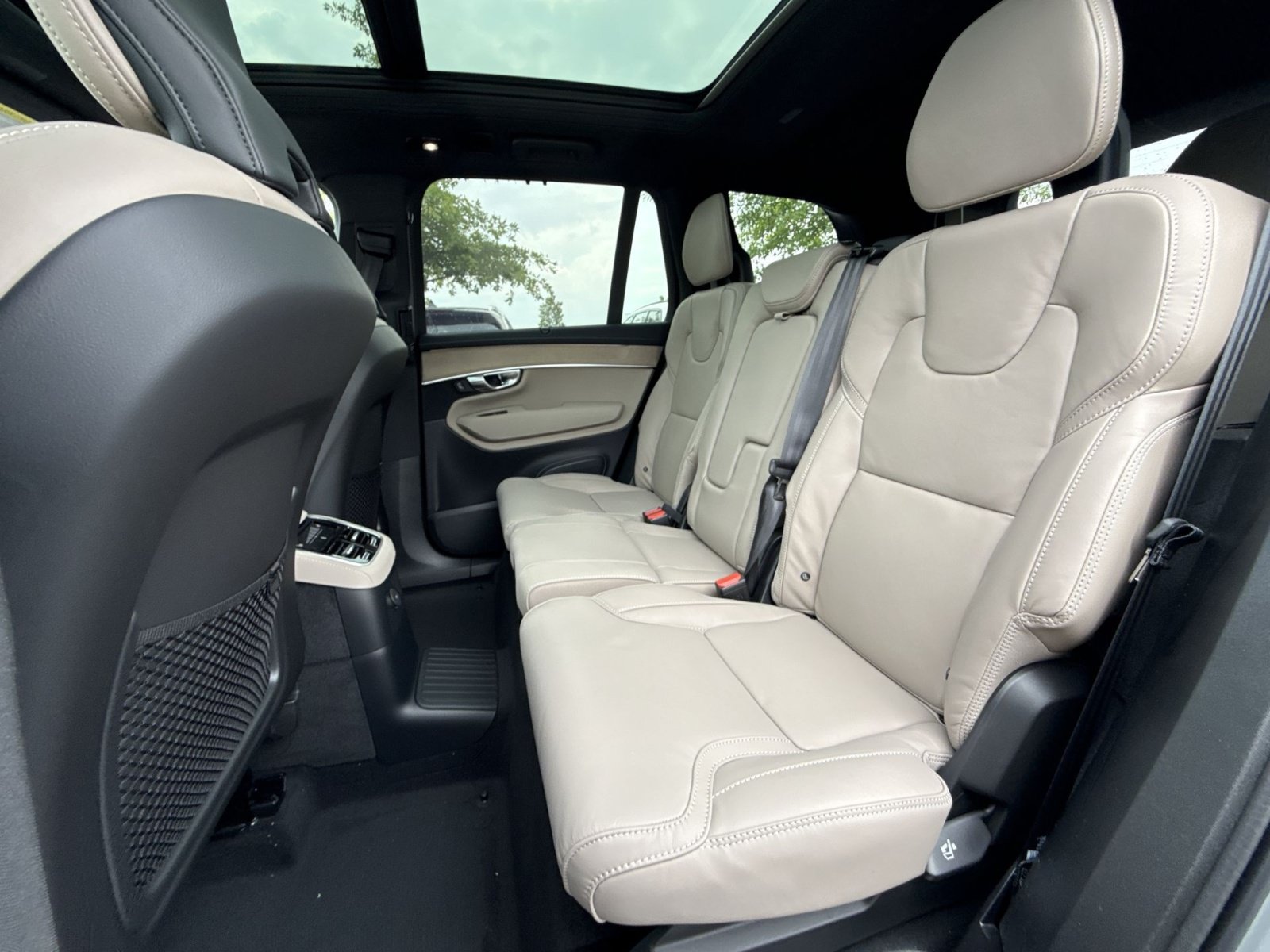 New 2026 Volvo XC90 T8 Ultra w/ Protection Package AWD/4WD image 25
