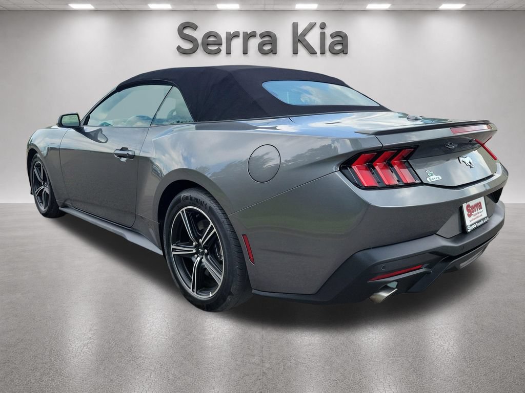 Used 2025 Ford Mustang Premium RWD image 3