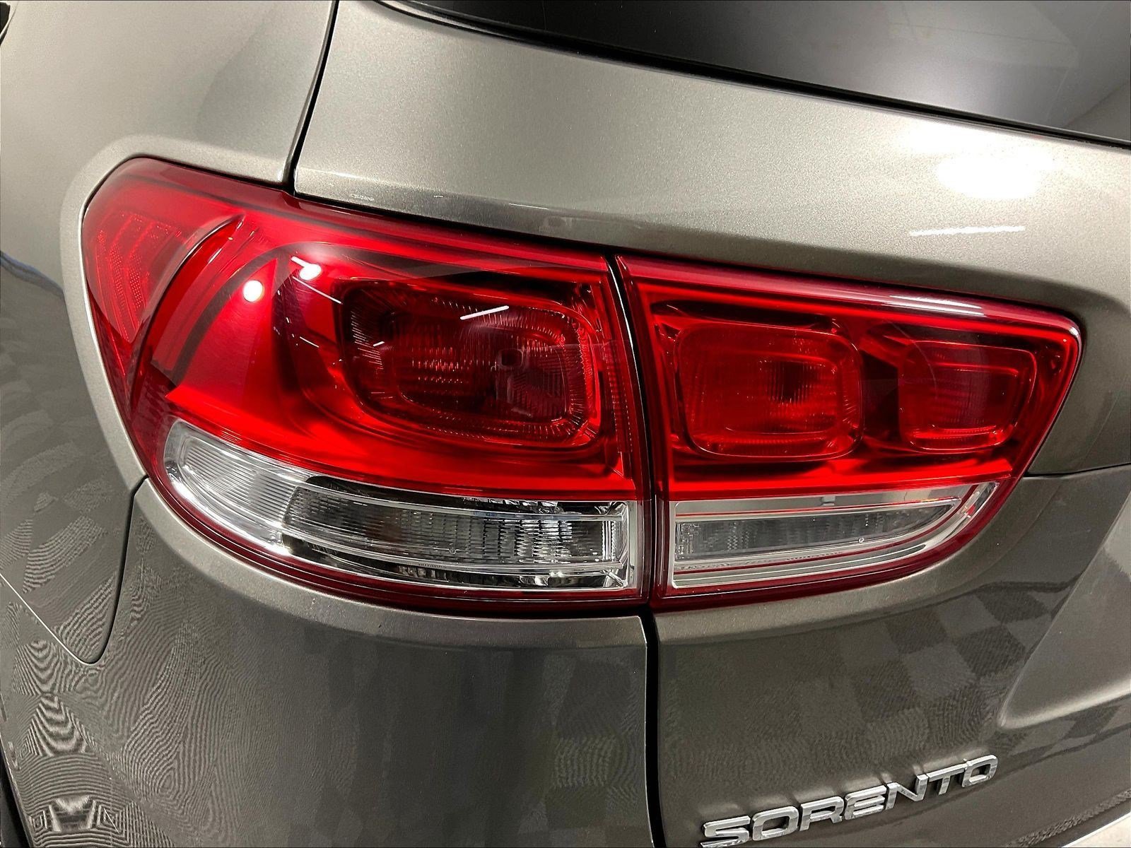 Used 2017 Kia Sorento FWD image 23