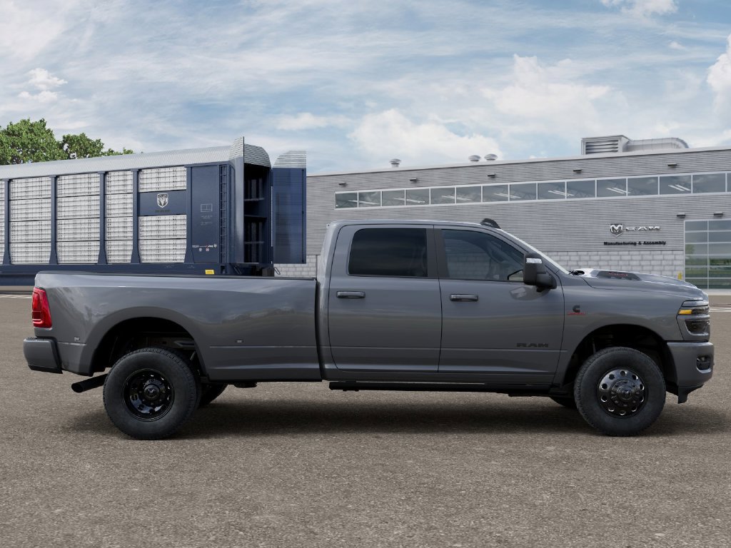 New 2027 RAM 3500 Laramie AWD/4WD image 21