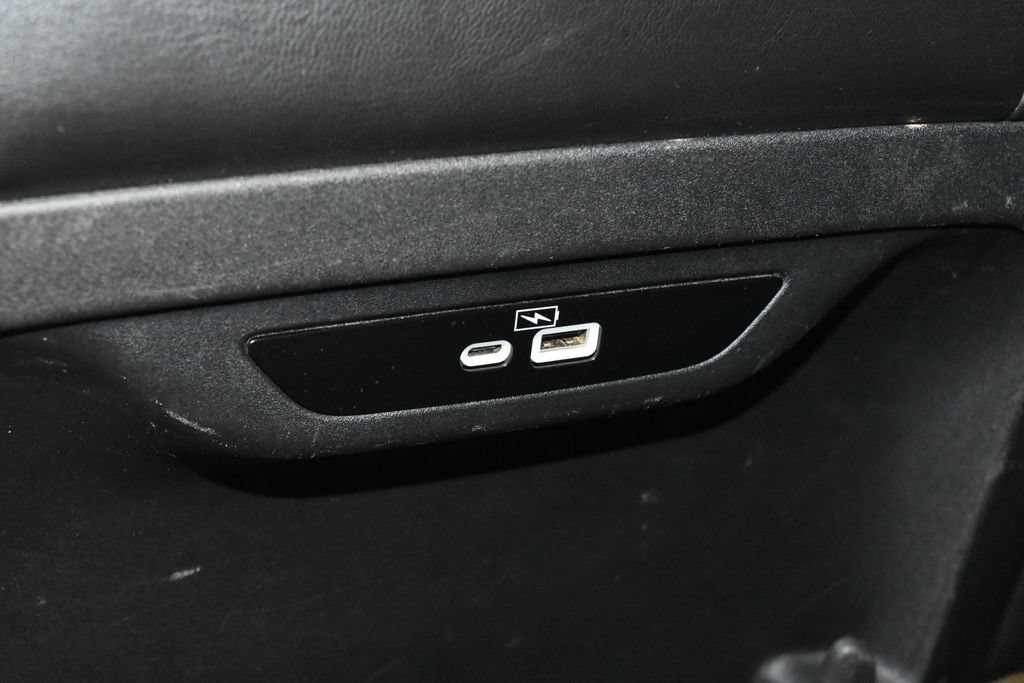 Used 2023 Chrysler Pacifica Touring-L FWD image 21
