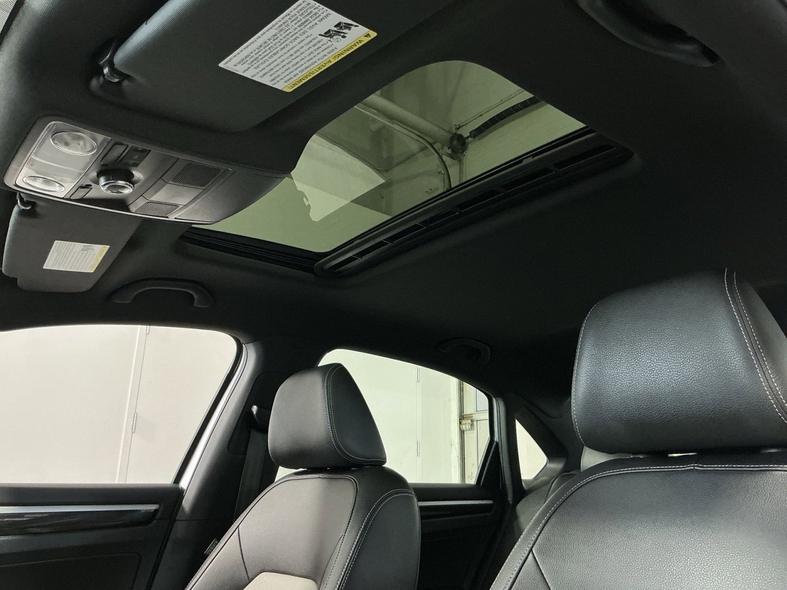 Used 2018 Volkswagen Passat 3.6 FWD image 23