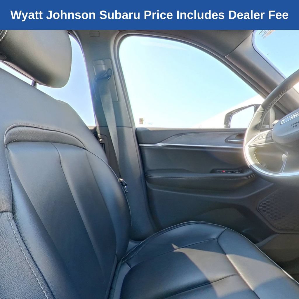 Used 2025 Jeep Grand Cherokee L Limited AWD/4WD image 36