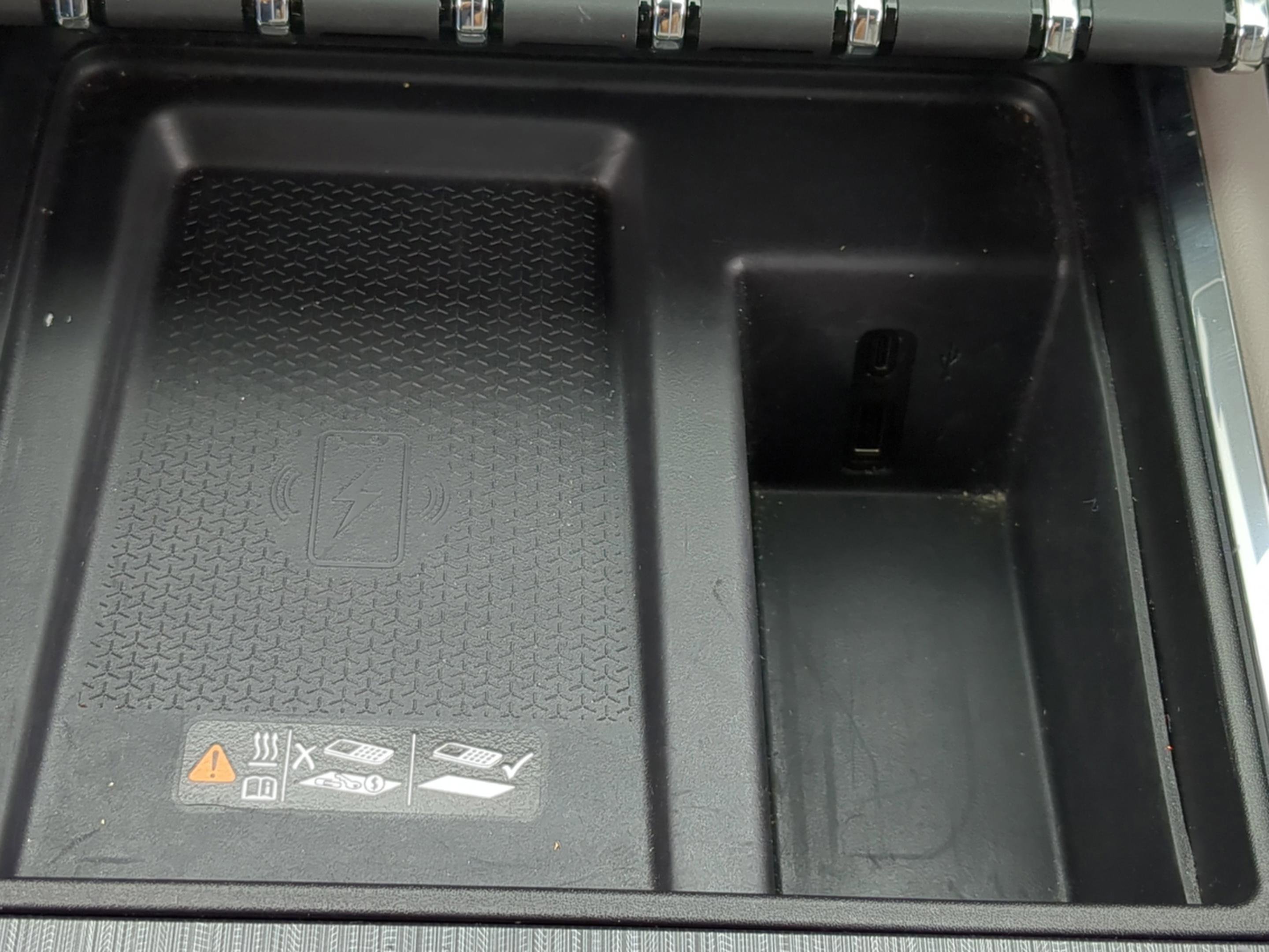 Used 2024 GMC Acadia Elevation image 12