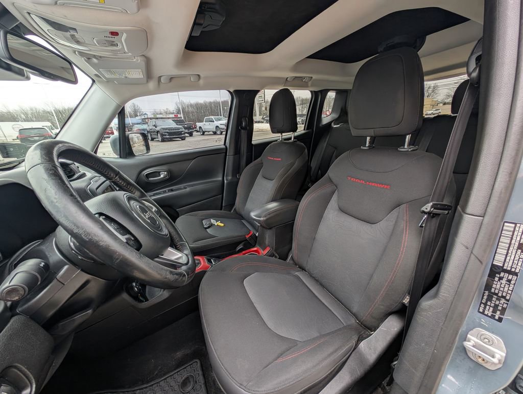 Used 2016 Jeep Renegade Trailhawk AWD/4WD image 15