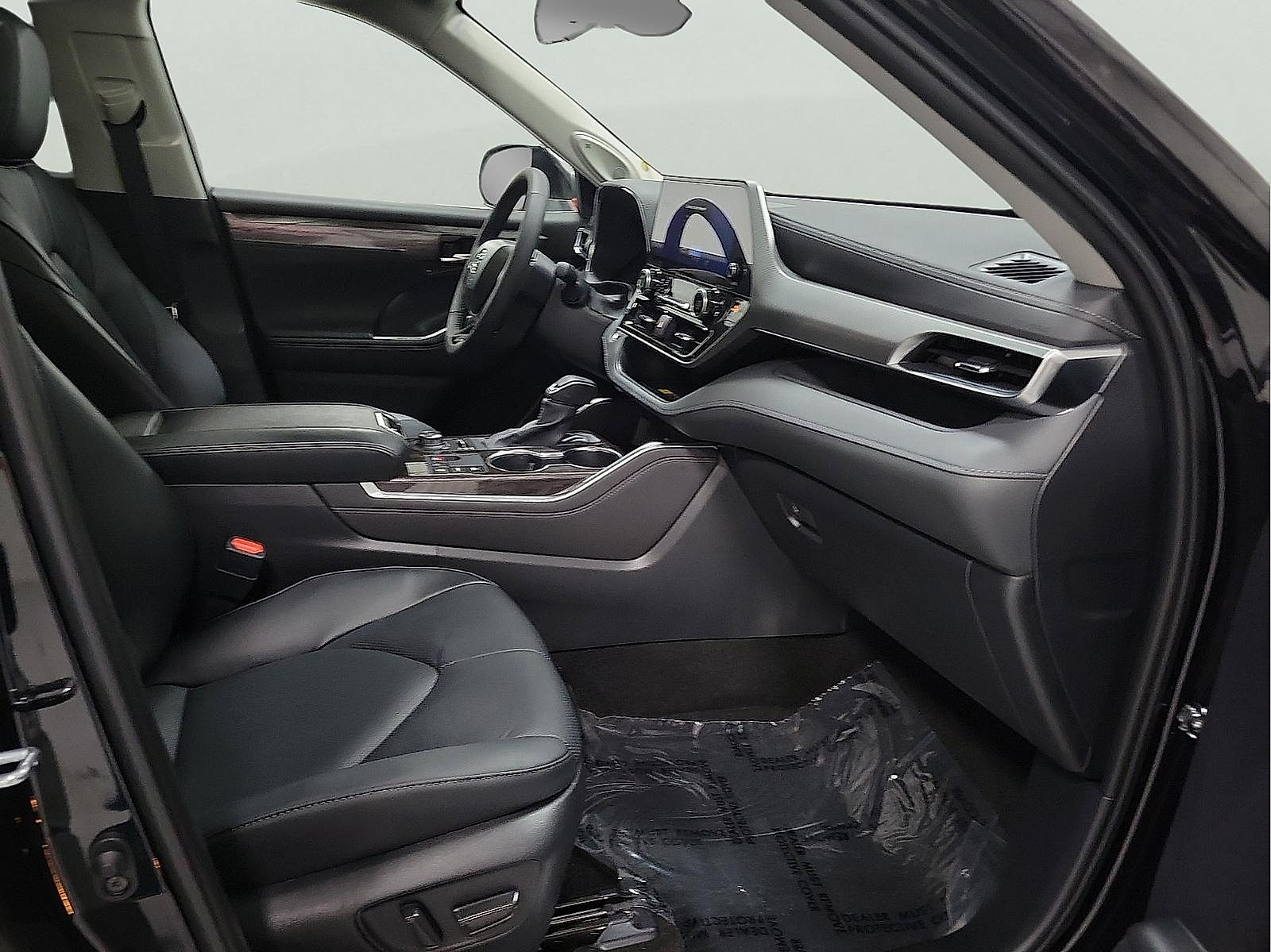 Certified 2026 Toyota Highlander Platinum AWD/4WD image 15