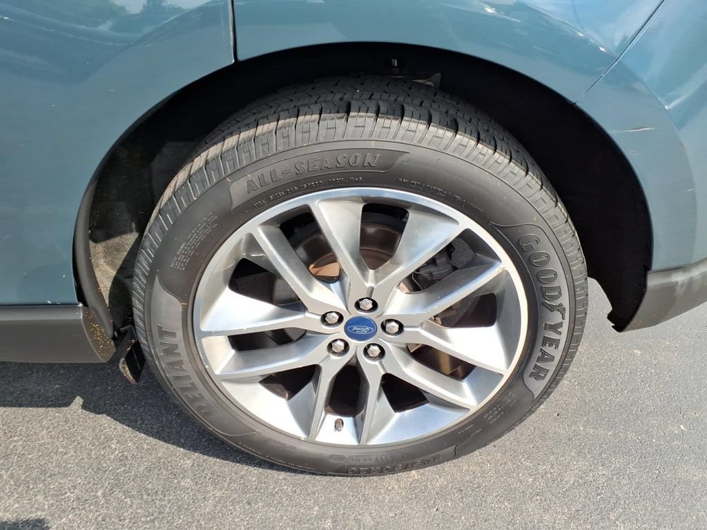 Used 2016 Ford Edge Titanium w/ Equipment Group 301A FWD image 7