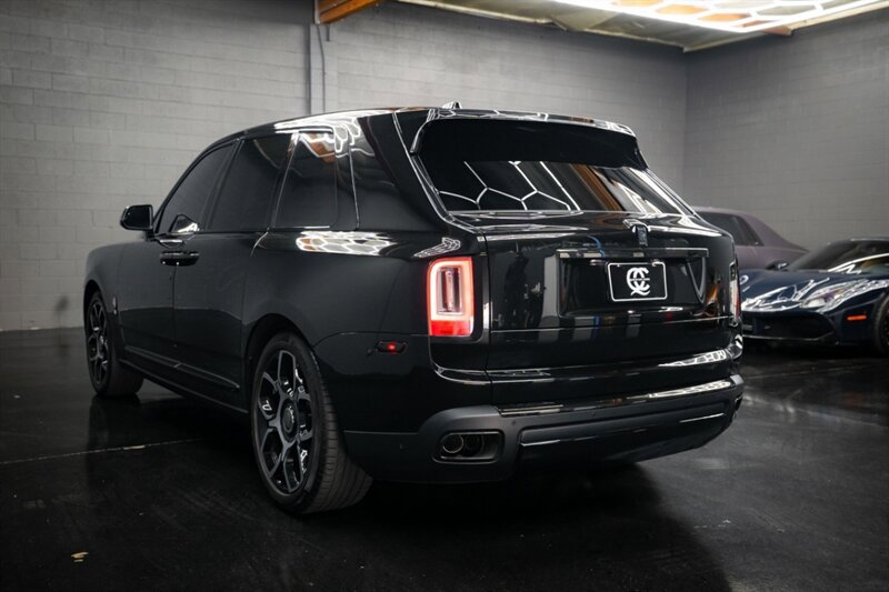 Used 2023 Rolls-Royce Cullinan Black Badge w/ Dark Exterior Package AWD/4WD image 8