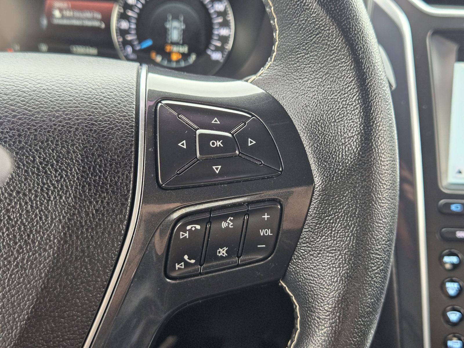 Used 2019 Ford Explorer Platinum AWD/4WD image 30