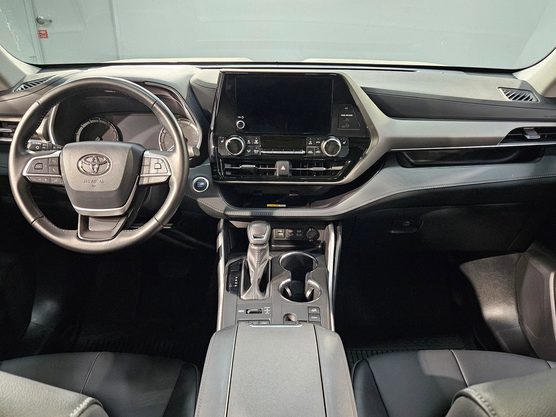 Certified 2025 Toyota Highlander XLE AWD/4WD image 10