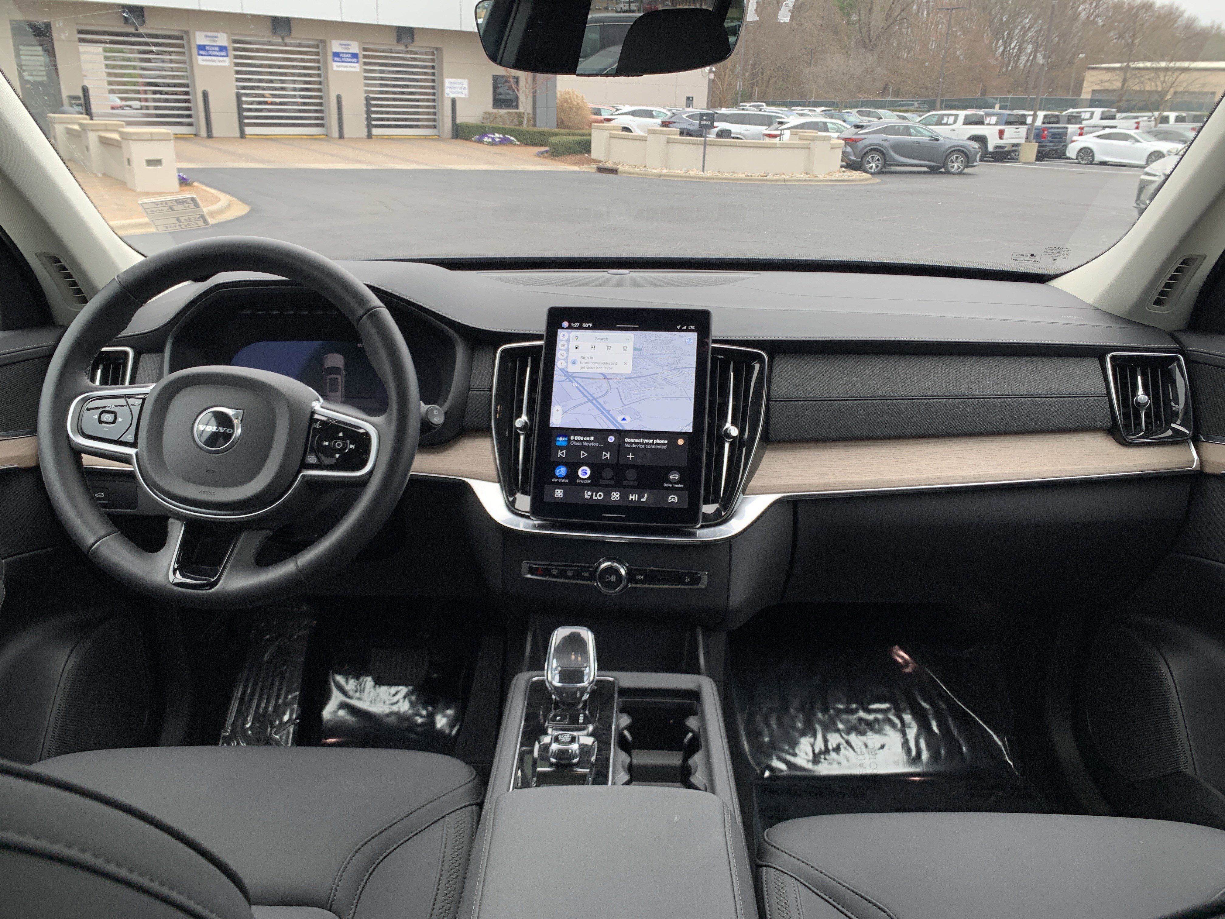 Used 2025 Volvo XC90 B6 Plus image 30