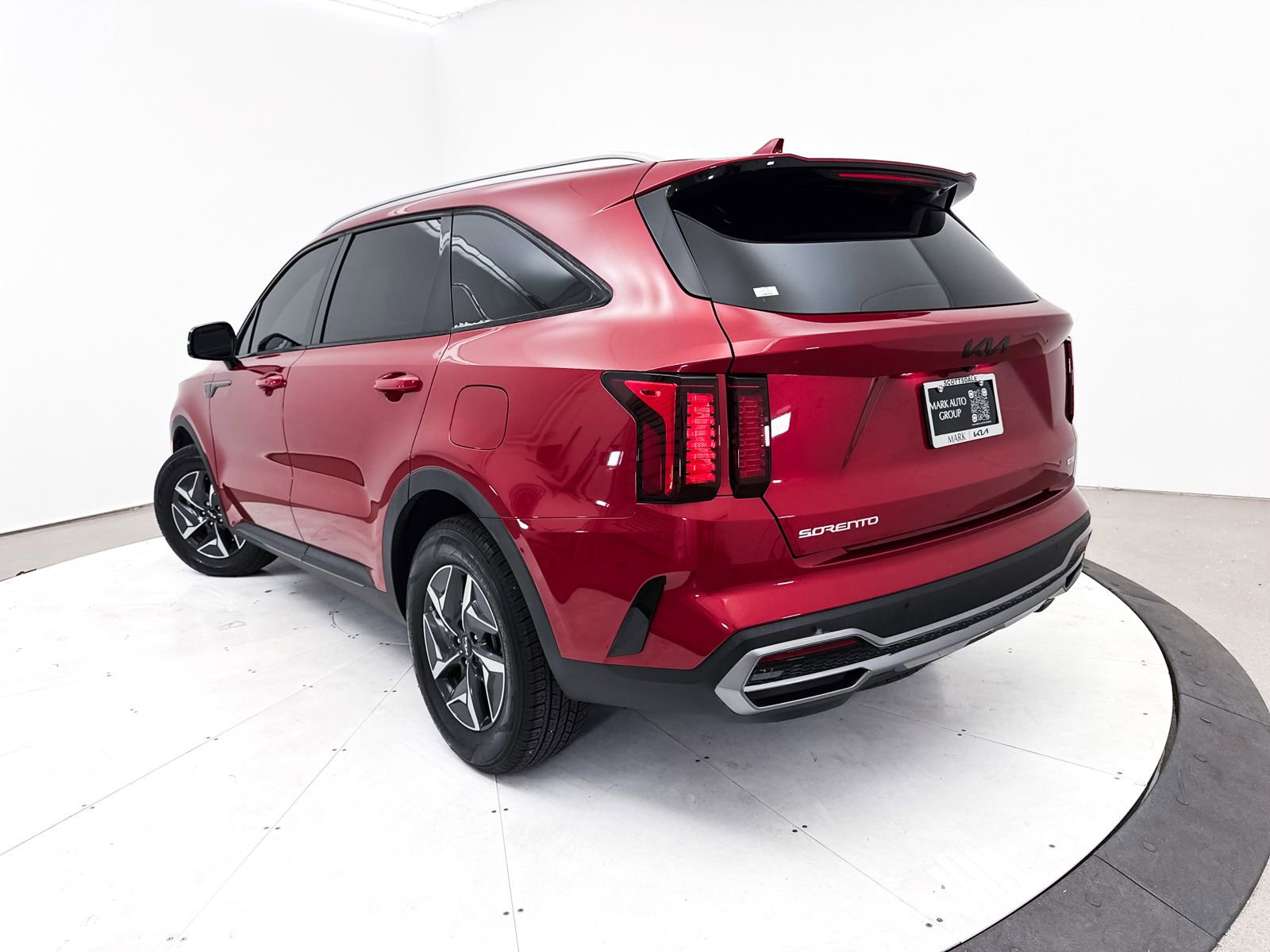Certified 2023 Kia Sorento EX w/ Panoramic Sunroof Package FWD image 2