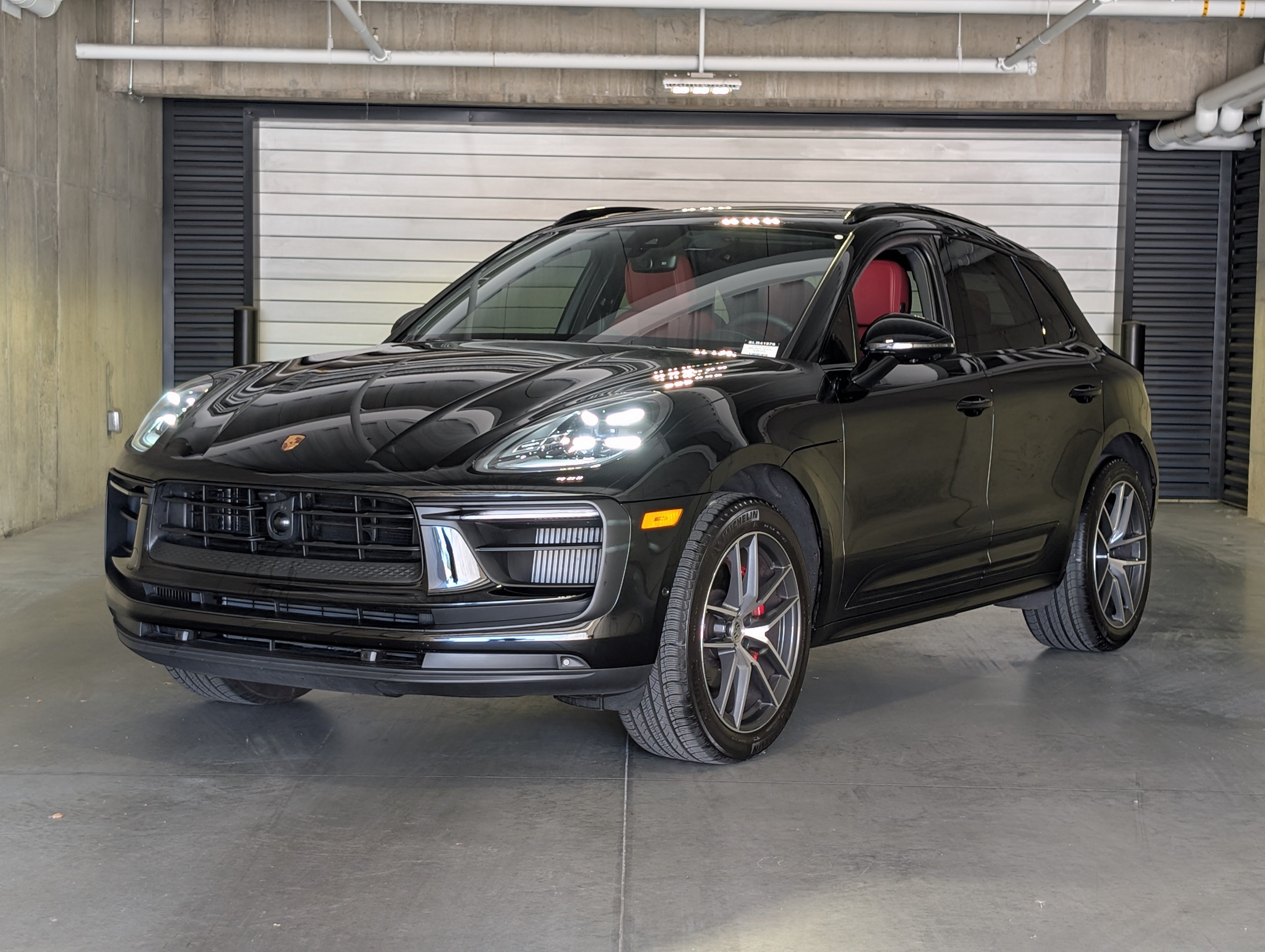 Certified 2025 Porsche Macan S AWD/4WD image 42