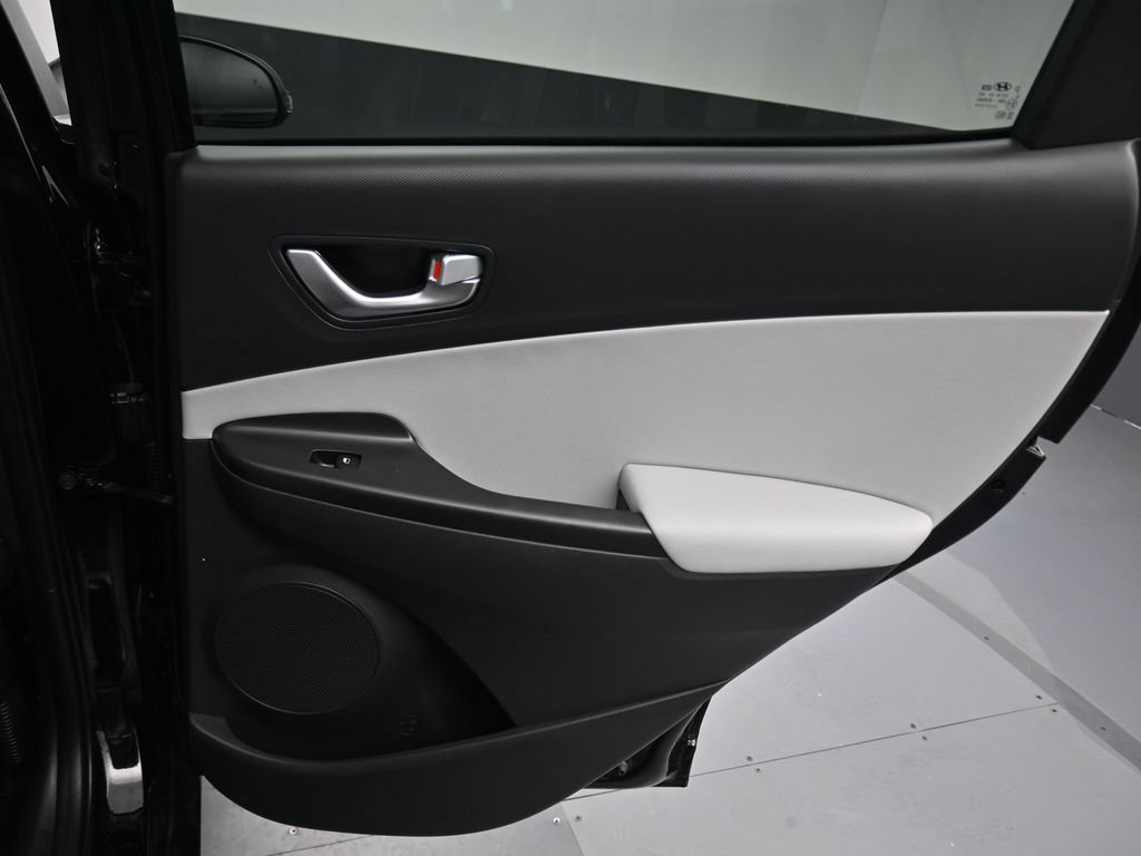 Used 2023 Hyundai Kona Limited w/ Cargo Package FWD image 38