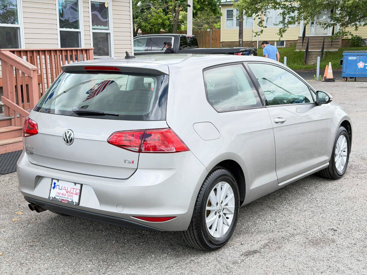 Used 2015 Volkswagen Golf S FWD image 4