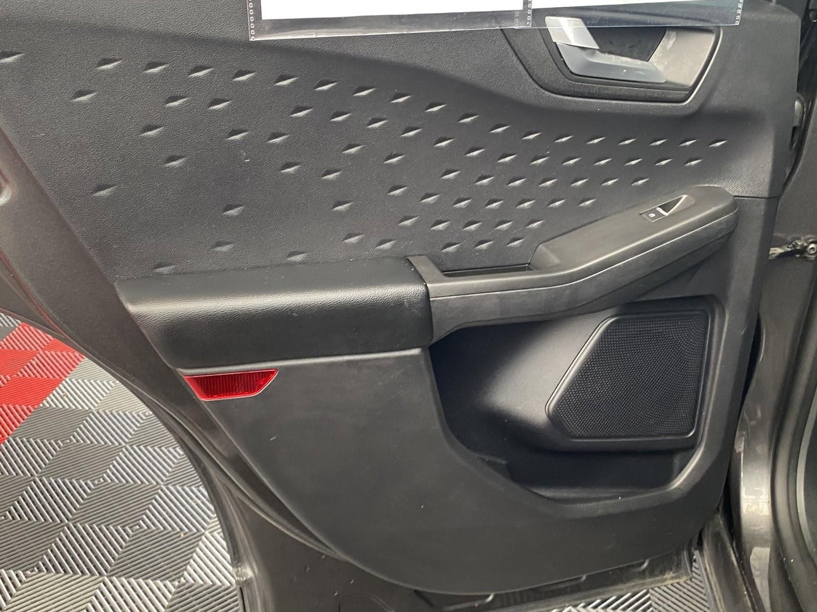 Used 2020 Ford Escape SEL image 16