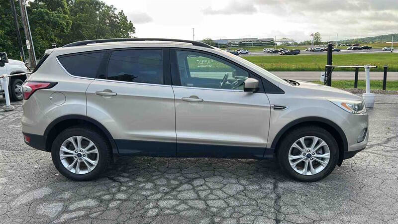 Used 2018 Ford Escape SEL image 1