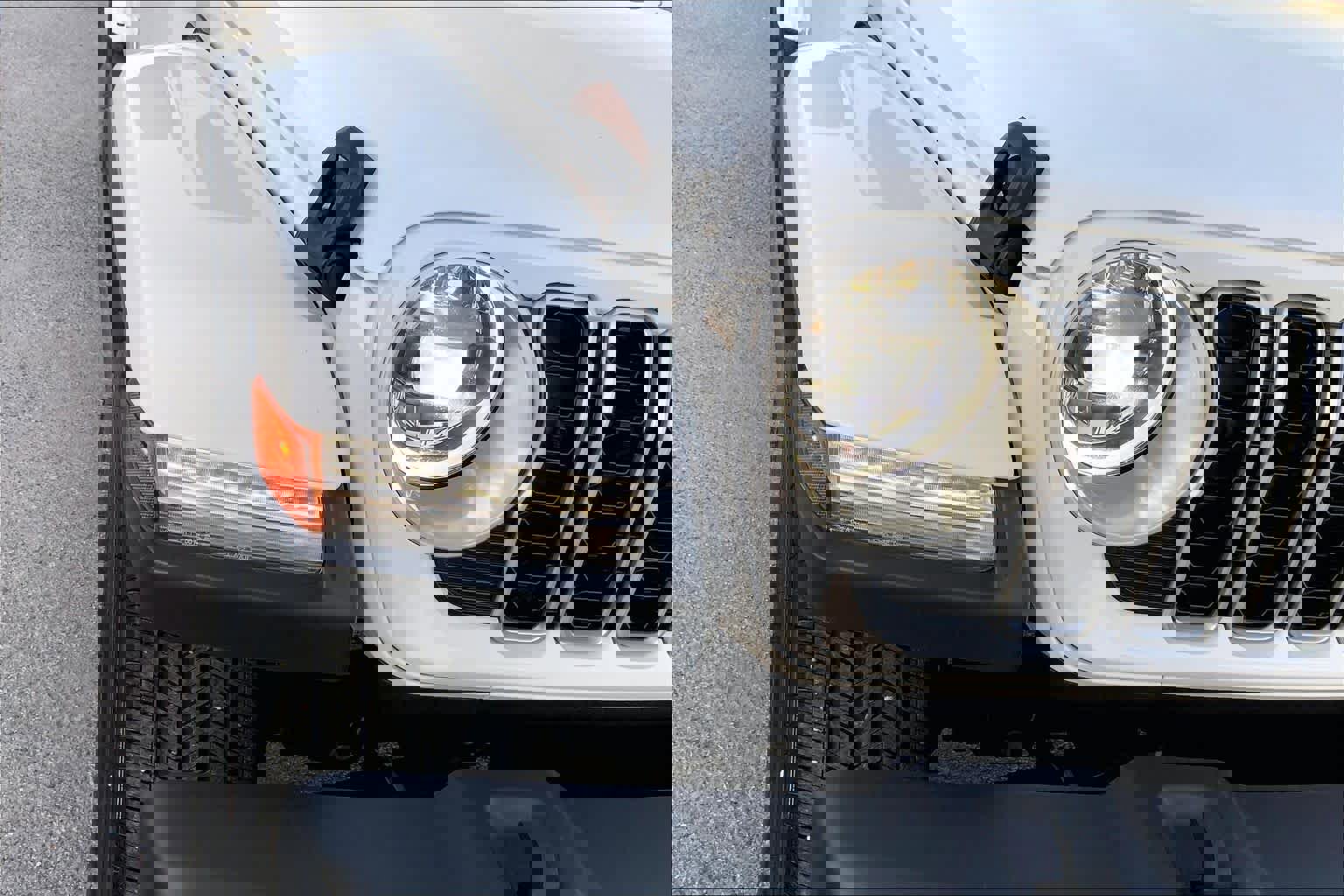 Used 2025 Jeep Wrangler Sahara w/ Safety Group image 27