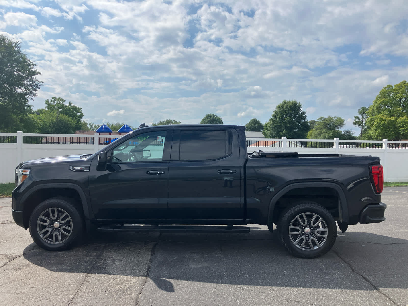 Used 2020 GMC Sierra 1500 AT4 w/ AT4 Premium Package AWD/4WD image 5