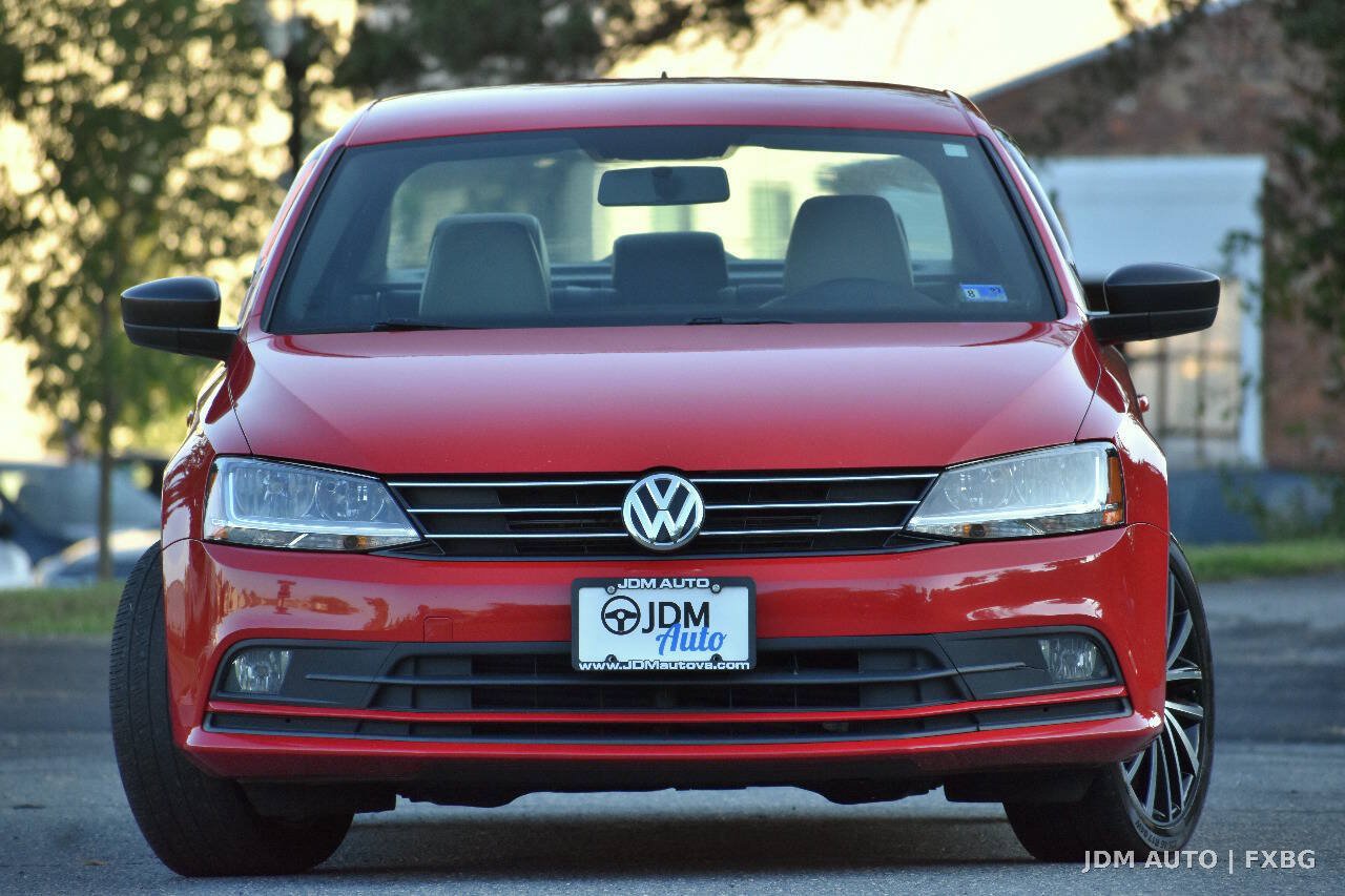 Used 2017 Volkswagen Jetta Sport FWD image 3