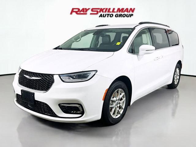 Used 2022 Chrysler Pacifica Touring-L image 3