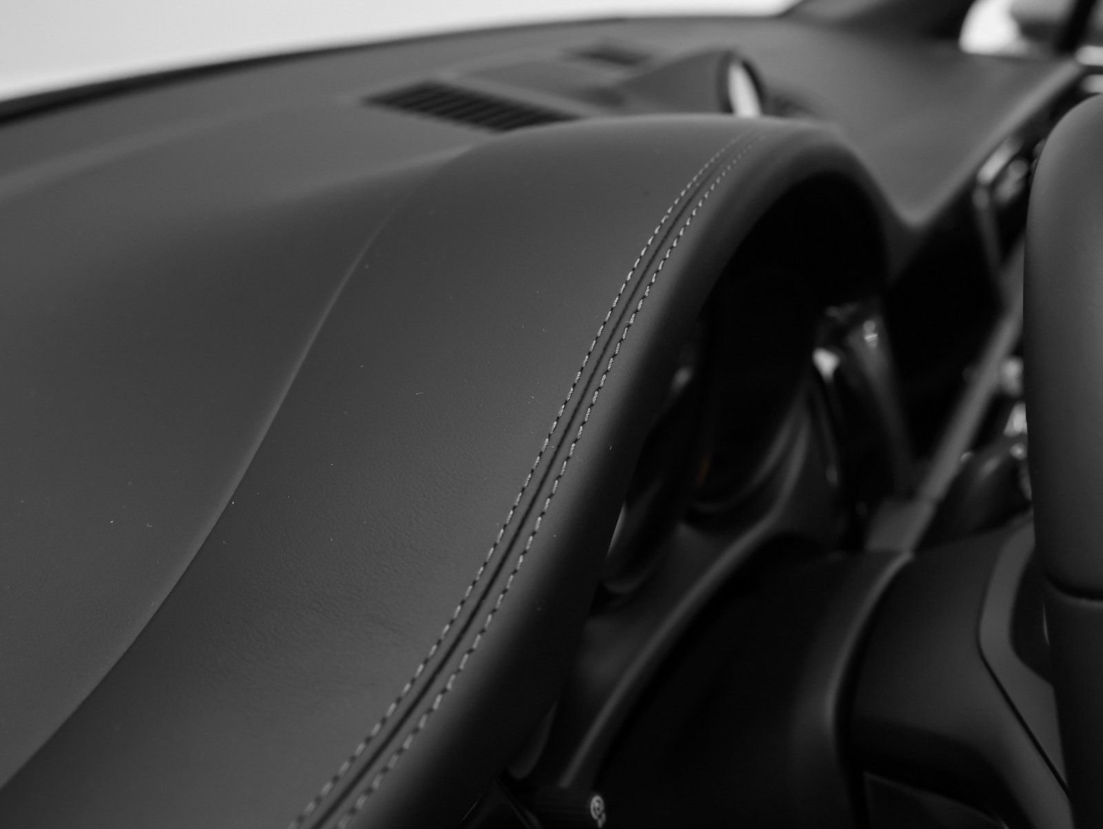 New 2026 Porsche Macan image 30