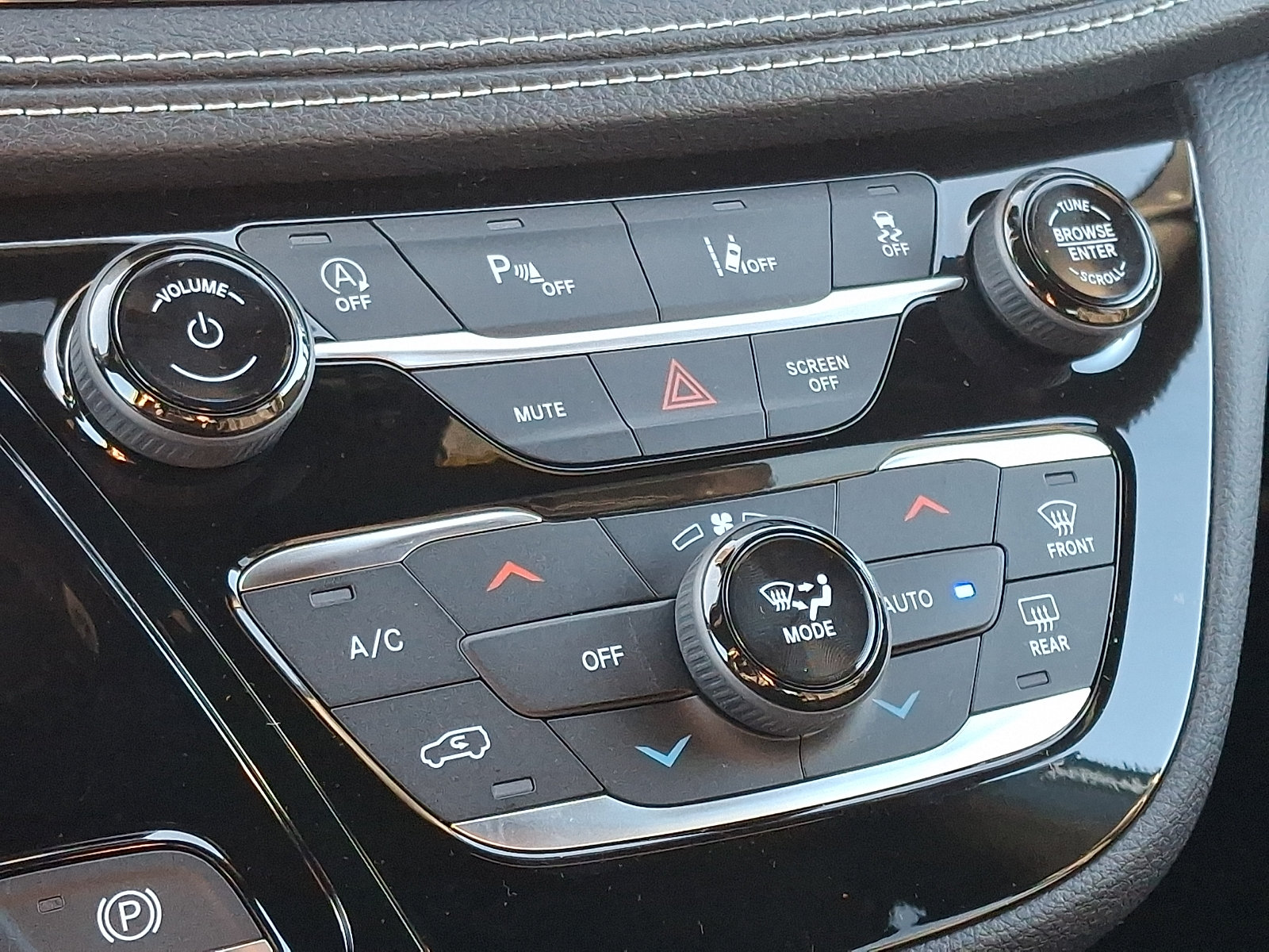 New 2026 Chrysler Pacifica Select FWD image 11