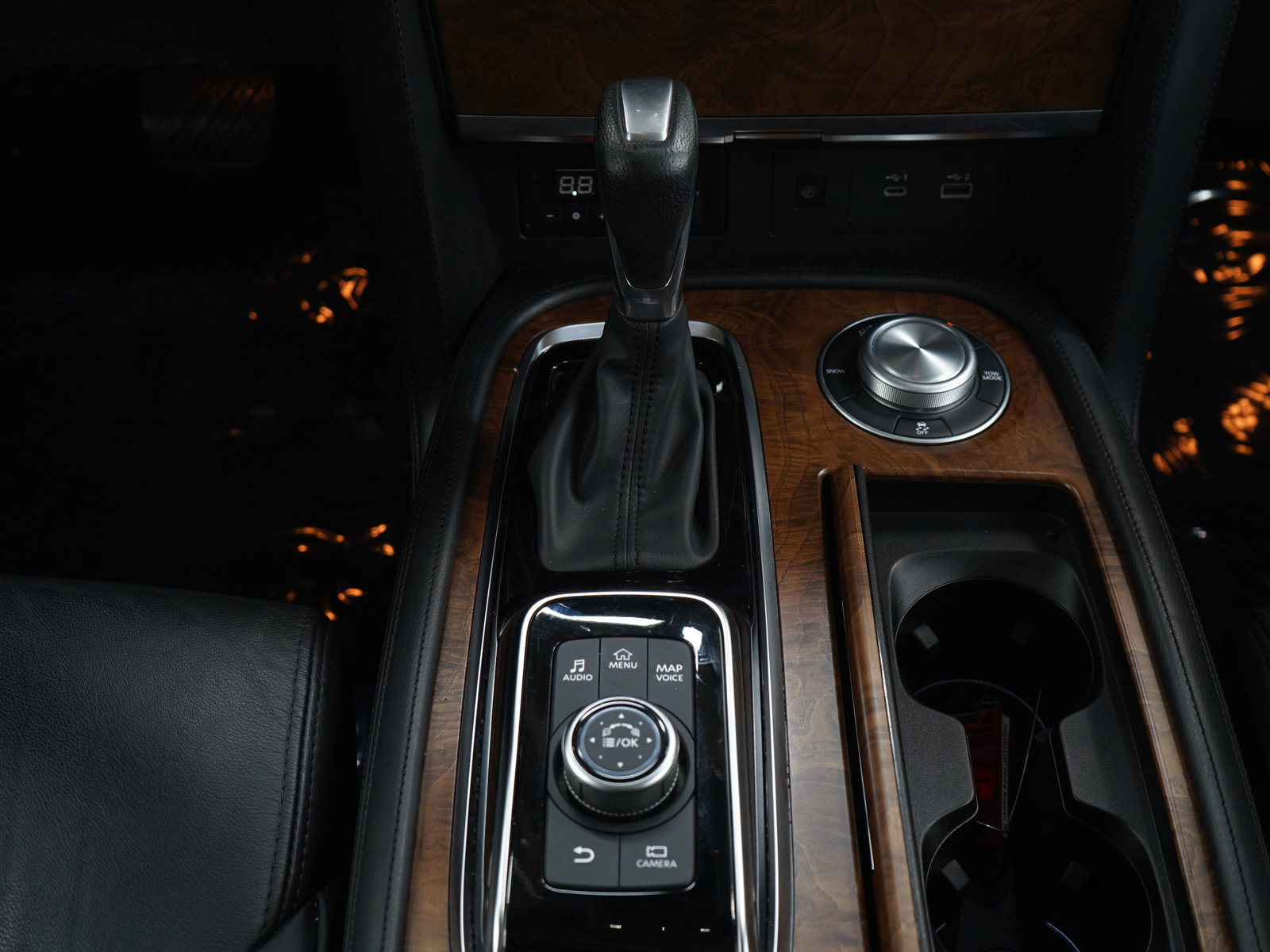 Used 2024 Nissan Armada SL image 19