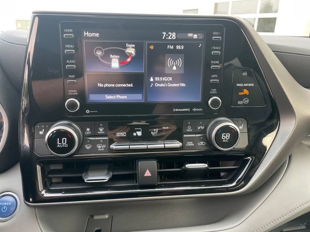 Used 2021 Toyota Highlander XLE w/ Protection Package #3 (TMS) AWD/4WD image 19