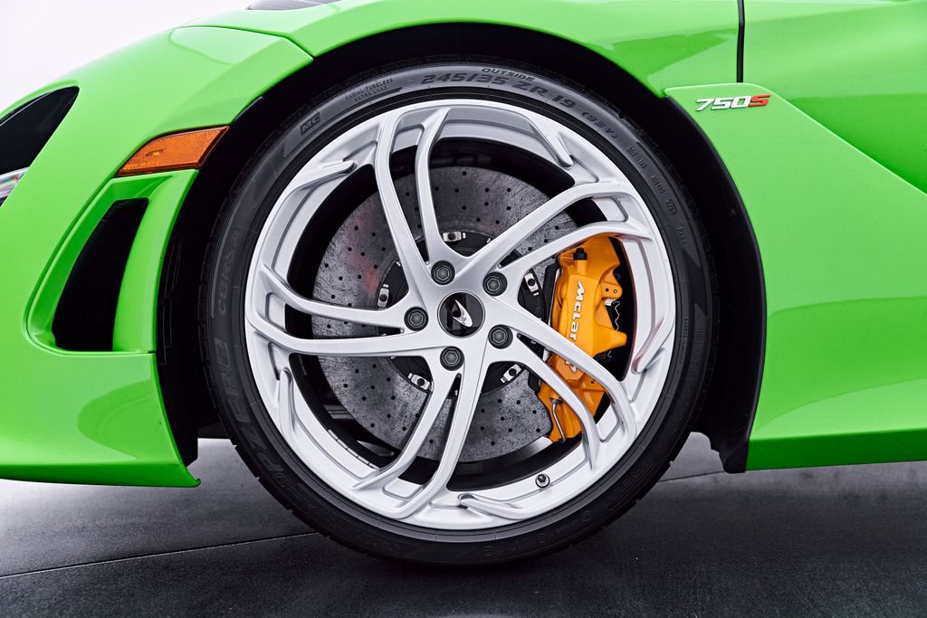 Used 2025 McLaren 750S Spider RWD image 3