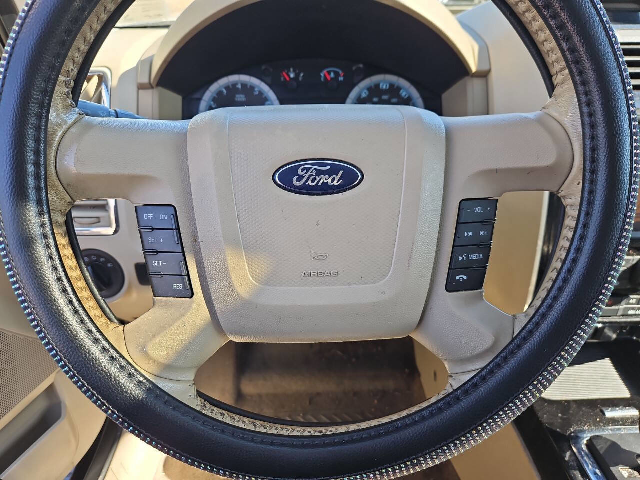 Used 2010 Ford Escape Limited image 25